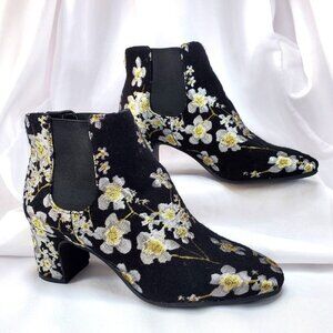 Anne Klein Womans 6M Gorgia Black Floral Embroidered Ankle Booties